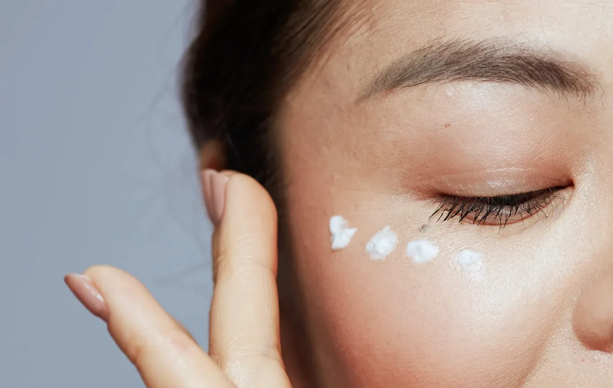 Eye bag removal cream applied under the eye; creams do not remove eye bag fat