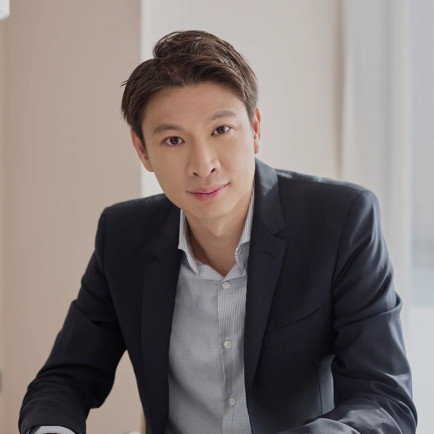 Dr Gerard Ee, V Beam laser doctor for acne marks in Singapore